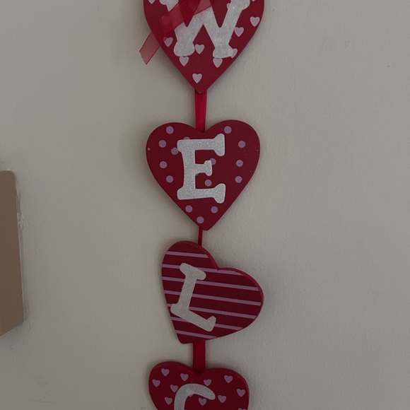 Four different wooden Valentines Day Decor - Picture 4 of 13